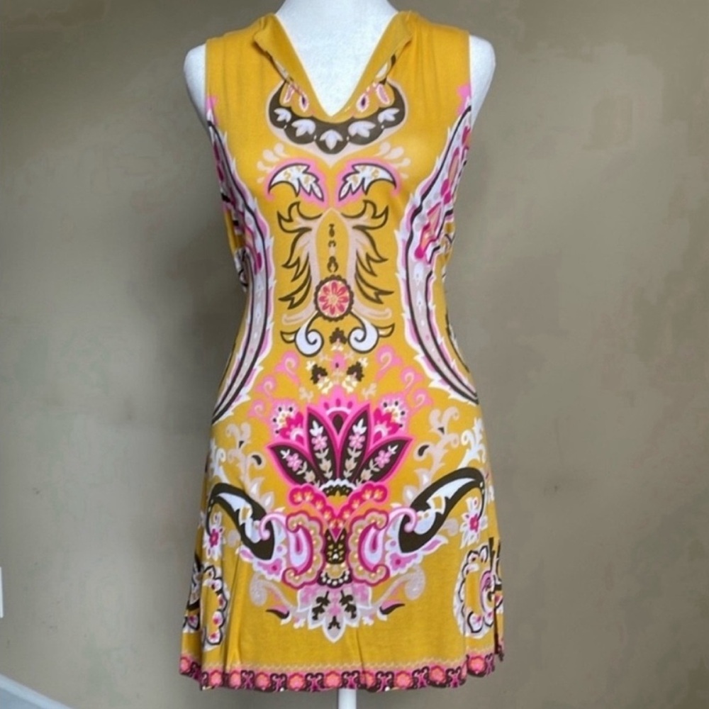INC International Concepts dress in fun yellow print. Fitted. Size S